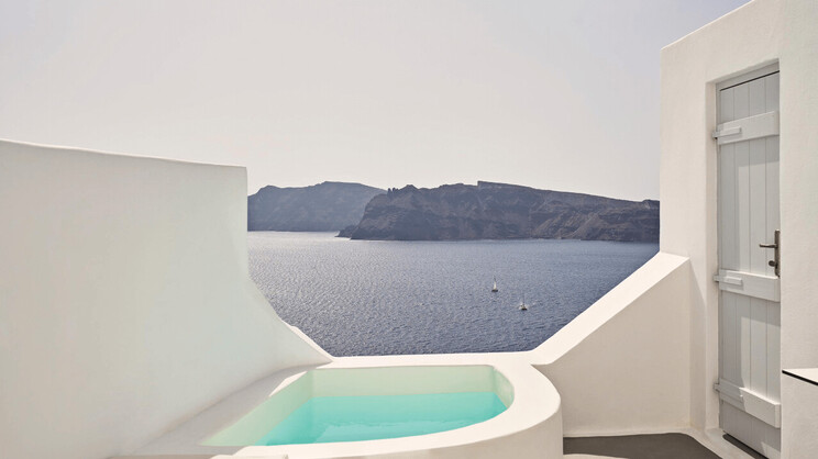 Senior Suite with Jetted Tub